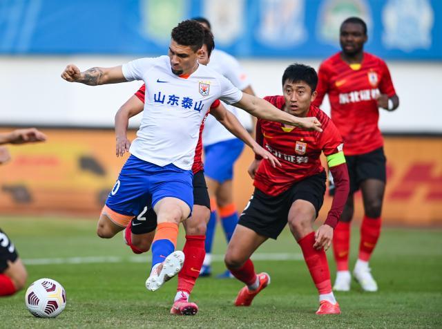 开云平台-转机？莫伊塞斯同意降薪续约待拍板 泰山放手一搏